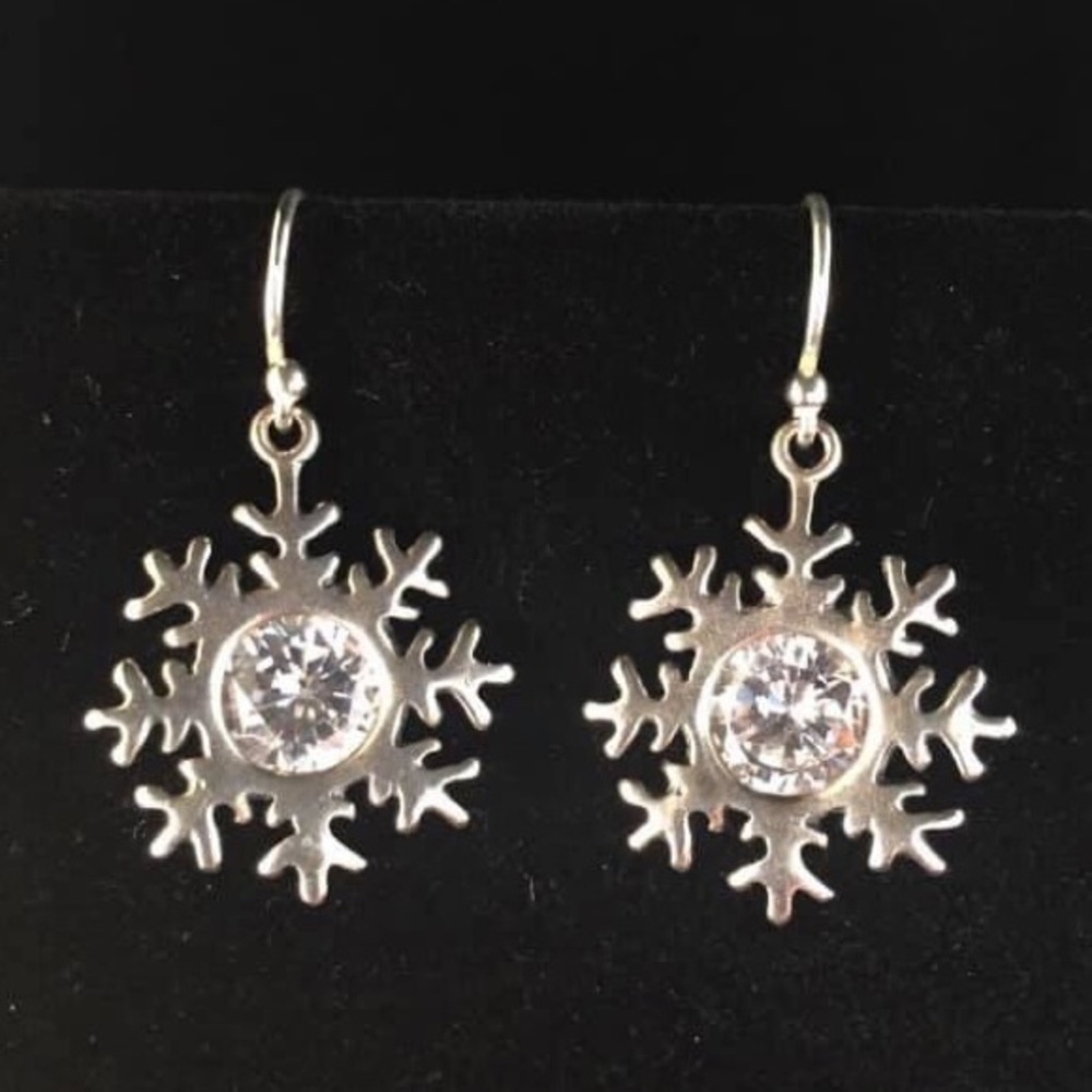 Silpada Sterling Silver Cubic Zirconia Snowflake Earrings W1459 - Picture 8 of 16